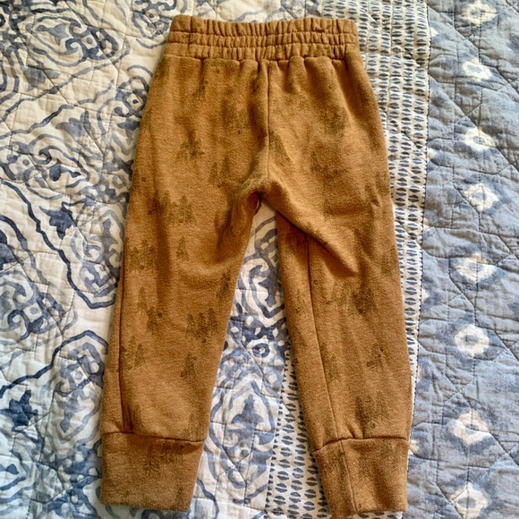 Childhoods Clothing Trees Set - Picture 5 of 7